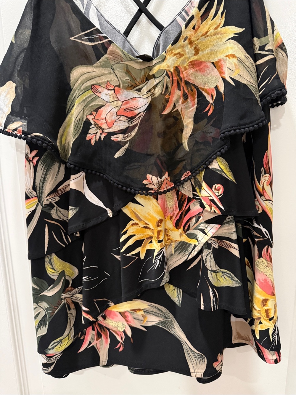 White House Black Market Black Floral Double-Strap Crisscross top - Picture 4 of 4